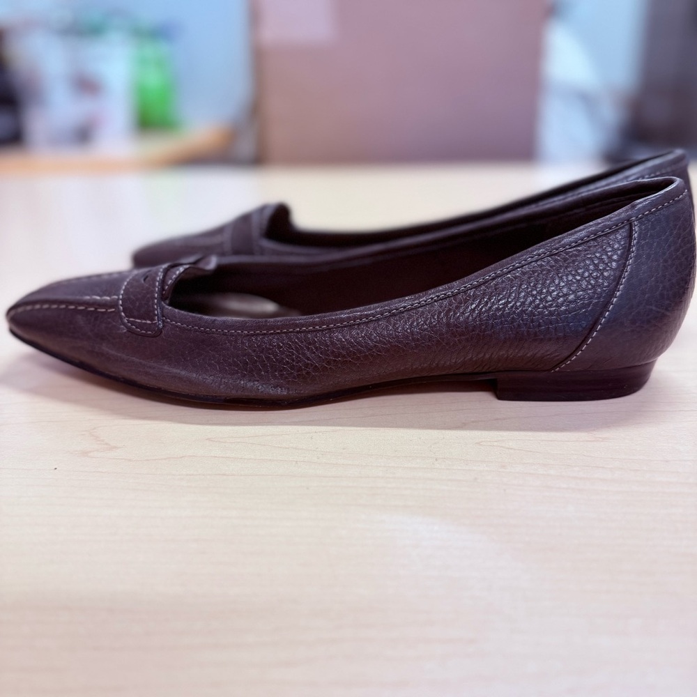 Circa Joan & David Classic Brown Leather Pointed-Toe Loafers Size 9.5 - Picture 8 of 11